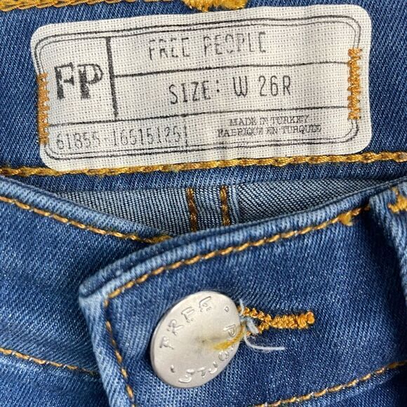NWT Free People Vintage Distressed Denim Skinny Jeans Size 25 Regular - Picture 4 of 8